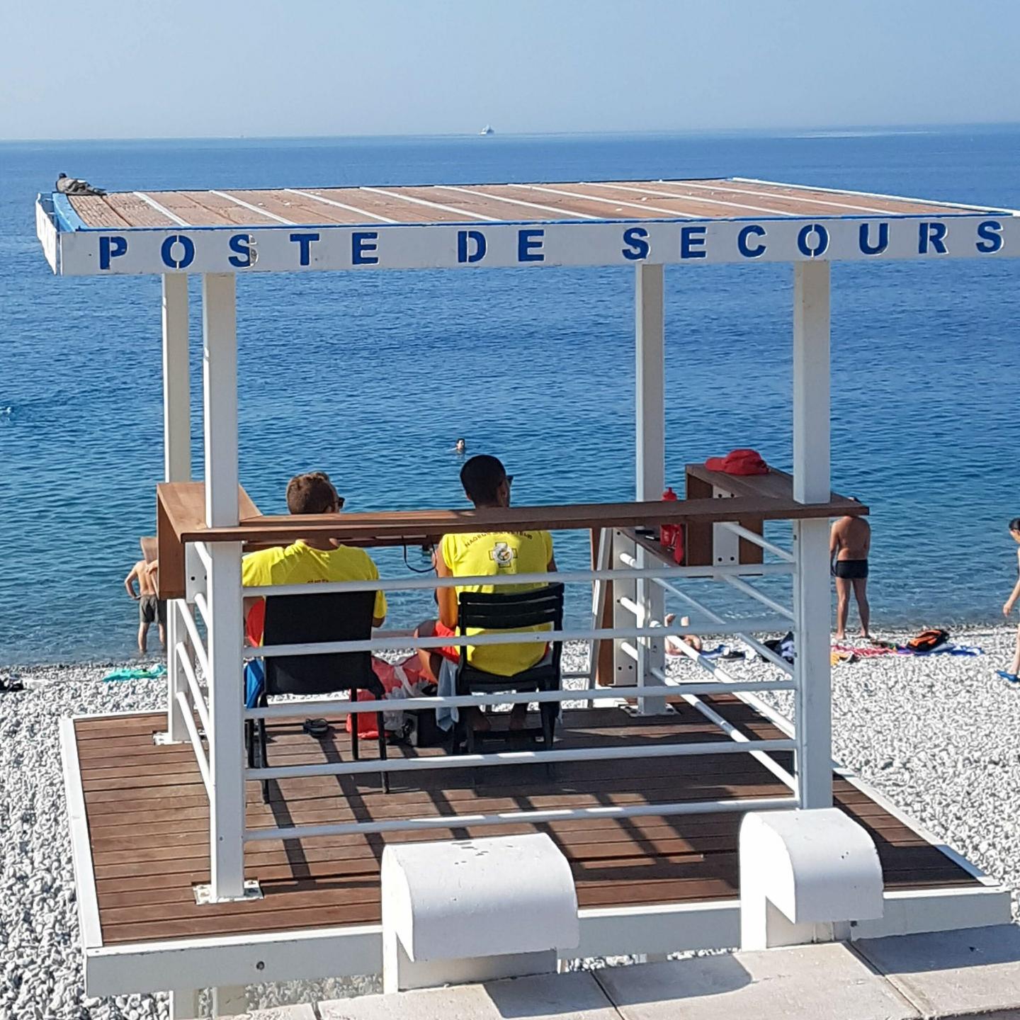 Nice-poste-de-secours-plage-Welkom